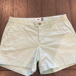 Old navy women’s shorts, size 8, light pastel green